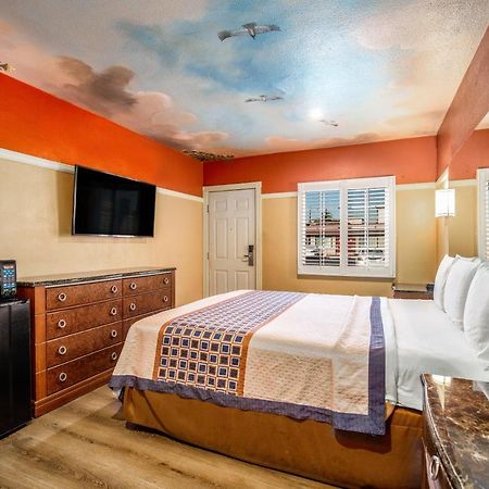 Geneva Motel Ингълуд Екстериор снимка