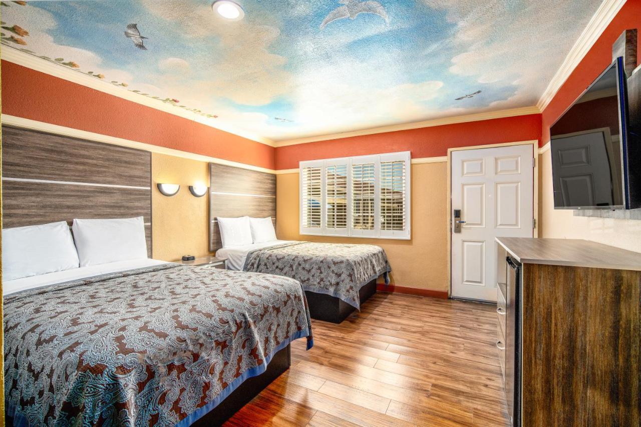 Geneva Motel Ингълуд Екстериор снимка