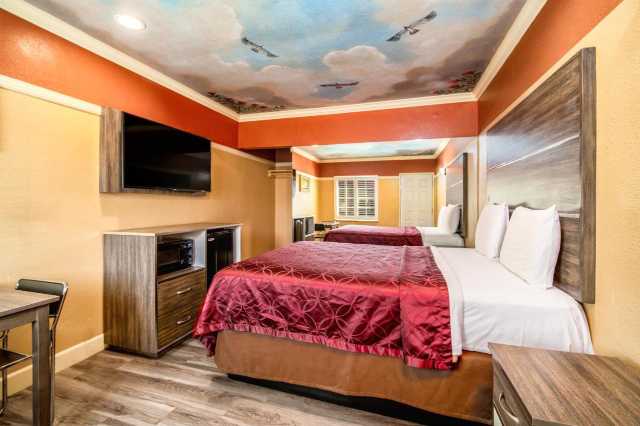Geneva Motel Ингълуд Екстериор снимка