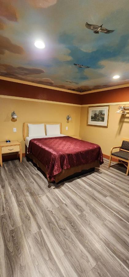 Geneva Motel Ингълуд Екстериор снимка