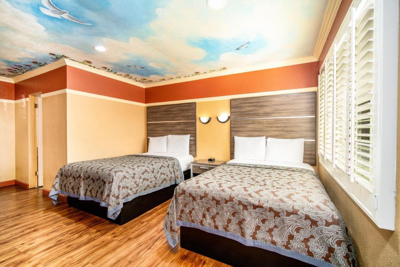 Geneva Motel Ингълуд Екстериор снимка