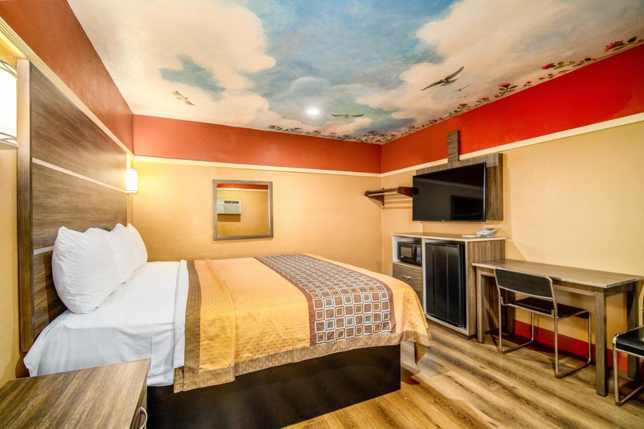 Geneva Motel Ингълуд Екстериор снимка